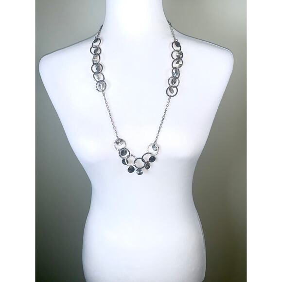 Vintage Hammered Silver Tone Interlocking Circle Dangling Disc Necklace - Picture 5 of 7